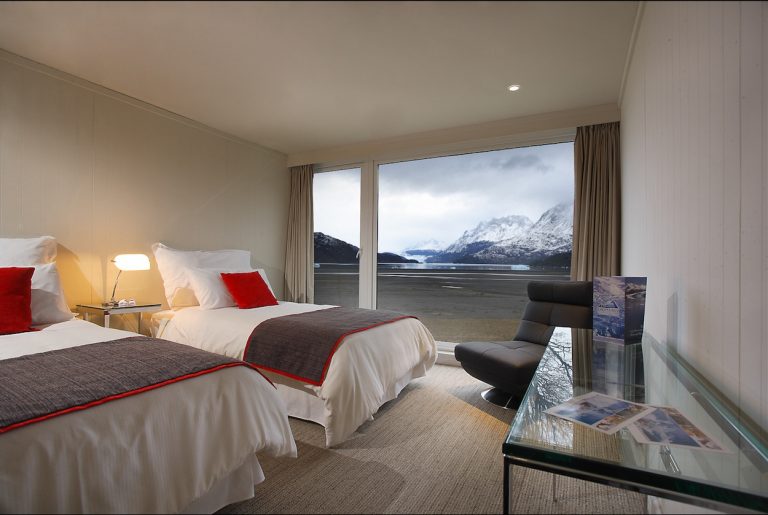 Lago Grey Hotel