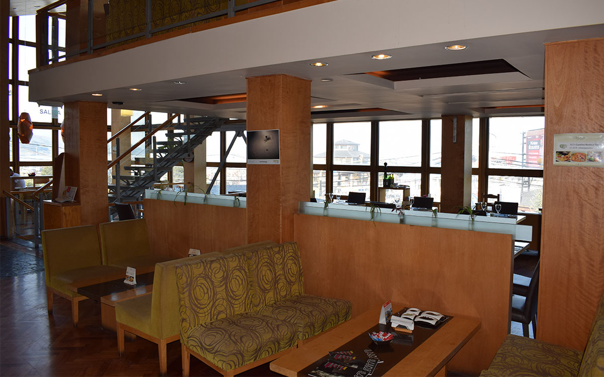 Ushuaia Hotel Albatros Lounge Dining Area